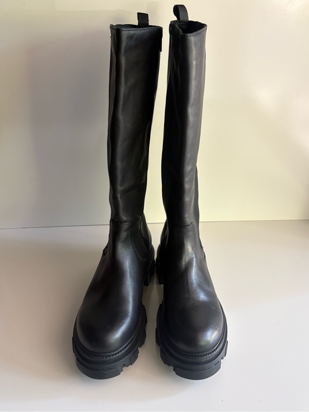 New Steve Madden Esma Black Leather Knee High Lugged Boots Size 9.5 - Picture 2 of 12
